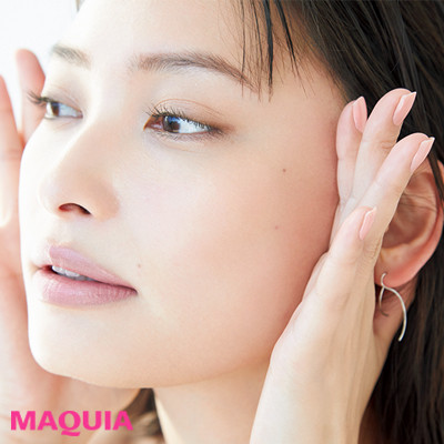 おでこの中央から外に