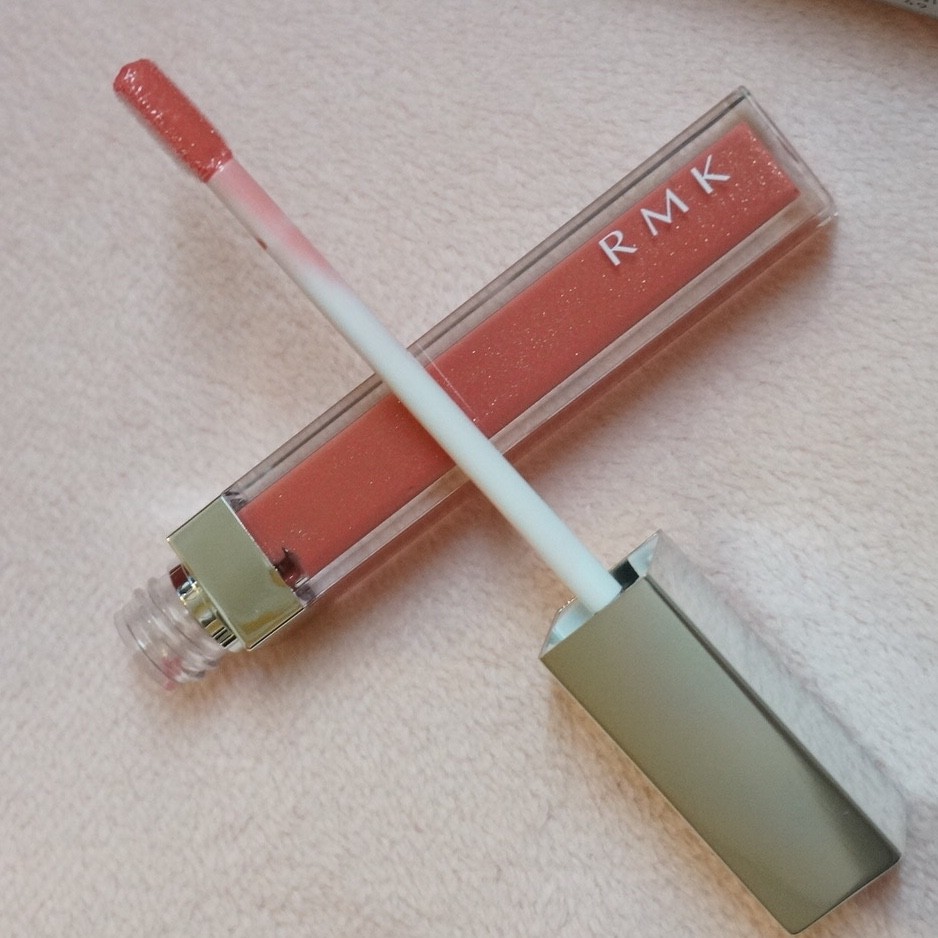 バッグやポーチに1本!12月2日発売★RMK Color Lip Gloss