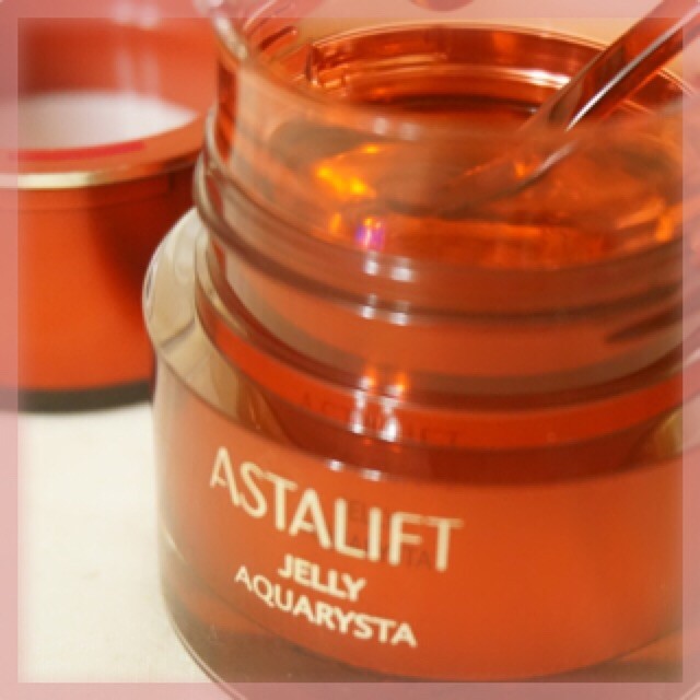 最近肌の毛穴が目立ちにくくなってきたお話。